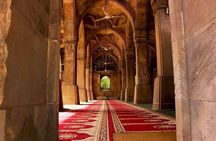 Explore Ahmedabad Spiritual Sites - A Private Tour with Akshardham Temple& Lunch