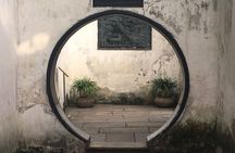Private Tour: Yuyuan Garden, Chenghuangmiao Temple, Local Market