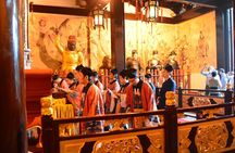 Private Tour: Yuyuan Garden, Chenghuangmiao Temple, Local Market