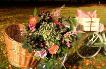Champagne Picnic Hamper for 2 with Retro Bicycles Manchester
