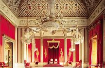 Buckingham Palace and Windsor Castle Escorted Tour from London
