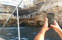 POLIGNANO BY BOAT: amazing sea caves and free drinks!