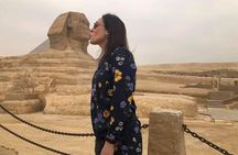 Giza Pyramids and Egyptian Museum stopover tour