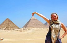 Full-Day Private Tour to Giza Pyramids and the Egyptian Museum