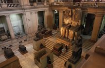 Private Cairo Pyramids and Museum Tour with Shopping in Bazaar