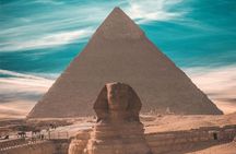 Pyramids and Egyptian Museum Private Full-Day Tour in Old Cairo