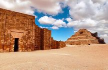 The Great Giza pyramids, Sphinx, Lunch and Saqqara Day Tour from Cairo