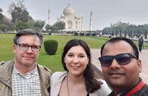 Approved Tour Guide Available In Agra.