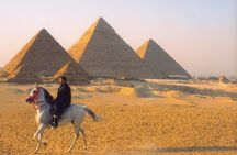2 Hour Camel or Horse Riding around the Pyramids