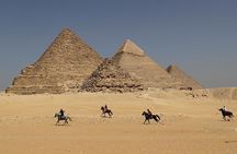 2 Hour Camel or Horse Riding around the Pyramids