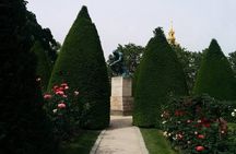 Private Eiffel Tower district walking tour with Rodin Museum