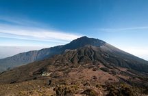 4 Day: Hiking Mount Meru