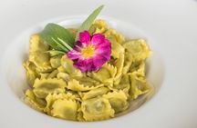 Lunch or dinner and cooking demo at a local home in Padova