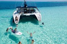 Puerto Morelos Catamaran Secret Sandbar Sail with Lunch and Drinks
