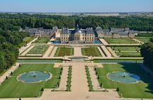 From Paris: Château de Fontainebleau and Vaux-le-Vicomte