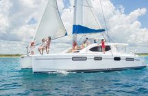 Half-Day Luxury Sailing Experience in Tulum with Open Bar