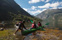 2-Hour Guided Kayak Experience in Geiranger