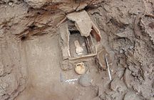 Explore Akrotiri GroupTour