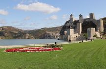Full-Day Tour along Danube with Three Stronghold Sightseeing and Wine Tasting