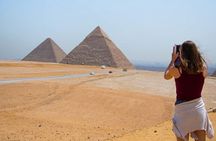 Day Tour to Giza Pyramids, Memphis and Saqqara with Lunch from Cairo