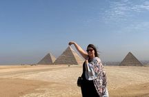 Private Tour in Giza Pyramids with Pick Up