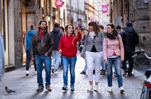 Lucca Aperitivo evening walk with food and wine for Small Groups 