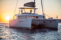 Santorini All-inclusive Catamaran Cruise with Thirassia Stop