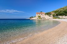 Private Tour of Red rocks, Pakleni Islands and Hvar's Southern Beaches 