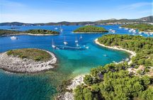 Private Tour of Red rocks, Pakleni Islands and Hvar's Southern Beaches 