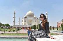Private Day Trip to Taj Mahal by Car From Delhi