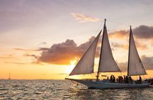 Private 2-Hour Wind and Wine Sunset Sail in Key West