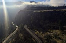 Private Tour at The Hood-Columbia Loop: Timberline, Orchards, and Waterfalls