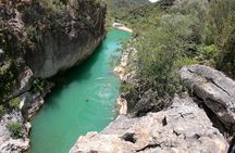 Private canyoning adventure in the Buitreras Canyon