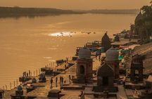 Heritage and History: Maheshwar Day Tour from Indore