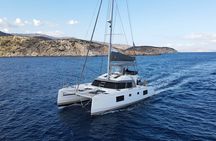  Full-Day Private Tour in Santorini by Luxury Catamaran