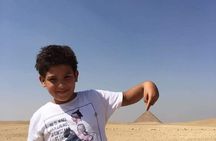Private Guided Day Tour: Giza Pyramids, Egyptian Museum and Nile Dinner Cruise