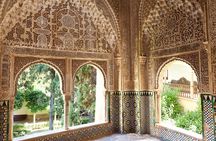 Alhambra Private Tour with a Historian – Nasrid Palaces Included