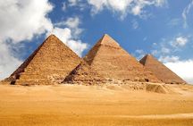 Pyramids of Giza, Sakkara & Memphis: Private Tour with Lunch