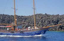 Santorini Volcano Cruise Including Hot Springs and Thirasia