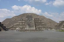 Historical downtown Mexico City & Teotihuacan Pyramids Mezcal tasting