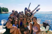 Blue Cave Full-Day Boat Tour with Hvar and 5 Islands 
