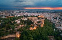 Alhambra with Nazaries Palaces Private Tour 