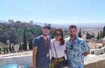 Alhambra with Nazaries Palaces Private Tour 