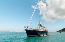 Magnetic Island Lunchtime Sailing Cruise