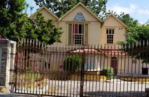 Private Half-Day Montego Bay Tour with River Rafting and Juici Patty 