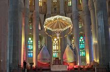 Sagrada Família Golden Hour: Small-Group Tour, Max 9 People