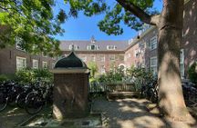 Explore hidden streets with friends - Private Tour