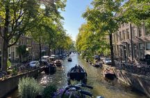 Explore hidden streets with friends