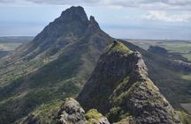 Private hike to the mountain of three mamelles