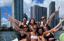 5 Stars Yacht Party & Tour for 13 people